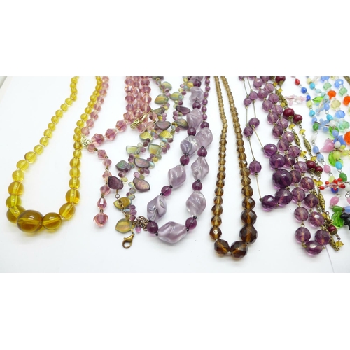 924 - Vintage necklaces