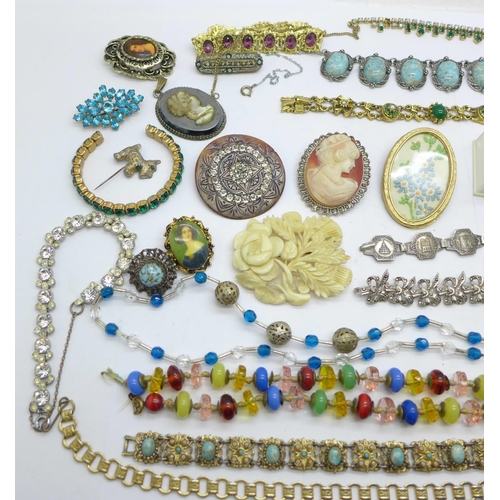 929 - Vintage jewellery