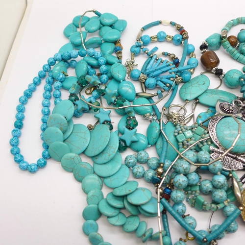 977 - Turquoise and turquoise coloured jewellery