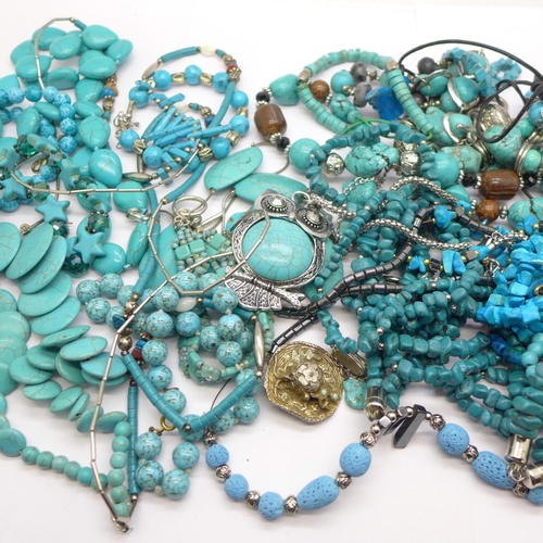 977 - Turquoise and turquoise coloured jewellery