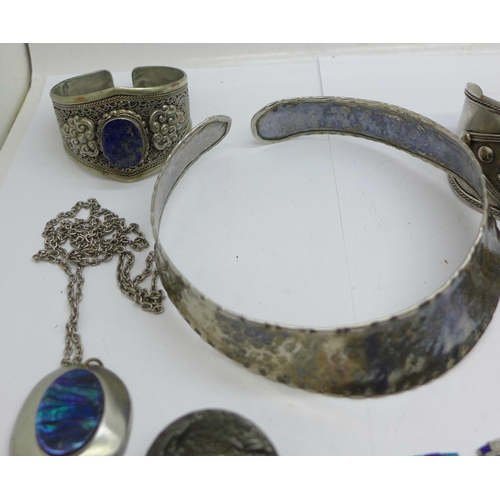 979 - Jewellery including Mexican silver