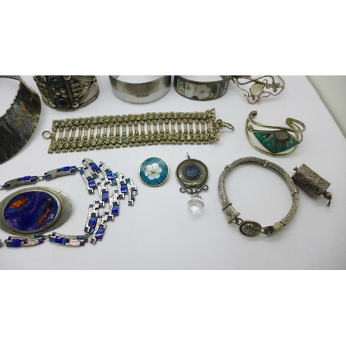 979 - Jewellery including Mexican silver