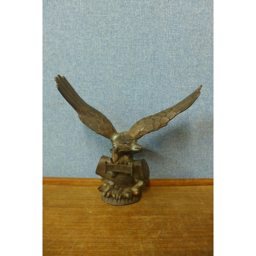 425 - A Chinese bronze eagle