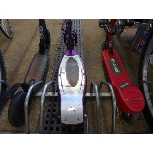 2200 - 3 Electric scooters, Razor, Homcom & Sccoter + charger