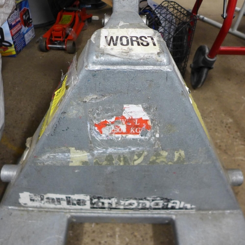 2369 - Clarke Strong Arm pallet truck - red