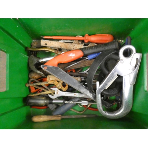 2440 - Green tub containing small qty. of tools inc. Record No.12 stilson, Kamet RH60 hook, two outside lig... 