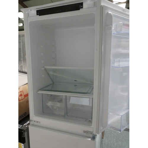 3085 - Zanussi  50/50 Frost Free Integrated Fridge Freezer H1772xW540xD549, RRP £532.5 inc. VAT - model no:... 