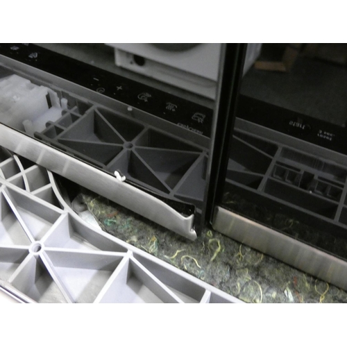 3289 - Bosch  Built-In Microwave H382xW594xD317, RRP £399 inc. VAT - model no:-BFL523MS0B  * This lot is su... 