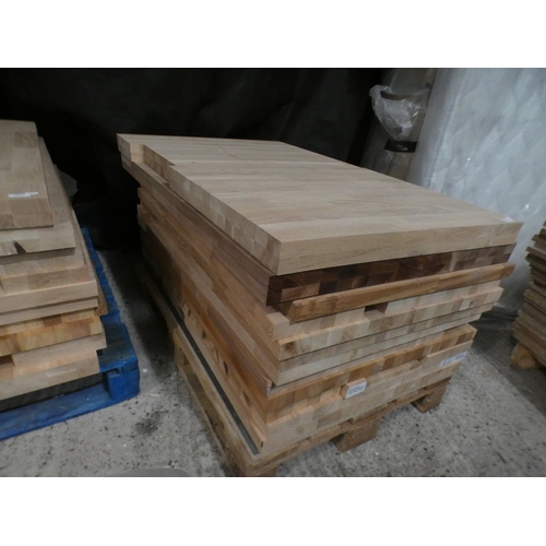 3323 - Quantity of solid oak off cuts, RRP £1560 inc. VAT - model no:-UNKNOWN * This lot is subject to VAT