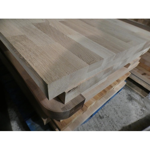 3324 - Quantity of off cuts solid oak off cuts * This lot is subject to VAT