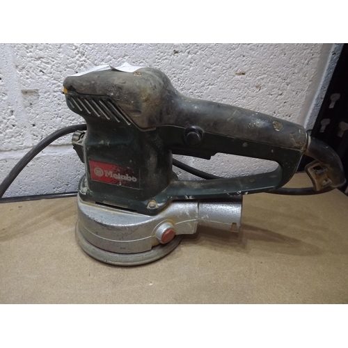 2009 - Black & Decker heat gun & Metabo hand sander (both 240v)