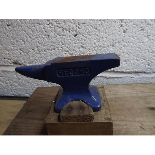 2030 - Record joiners vice with 2 hobby vices and a Record mini anvil