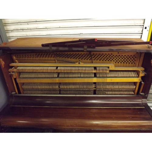 2070 - S.R. St. Quintin upright over strung piano