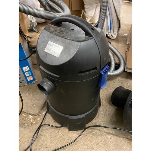 2424 - Oase Pond-o-vac pond cleaning vacuum cleaner