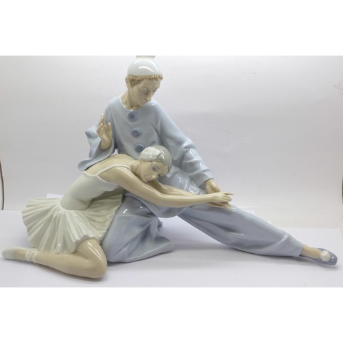 Lladro: Large figurine of a Ballerina and Pierrot known as “Closing Scene”  (Ref 4935), Designer Sal