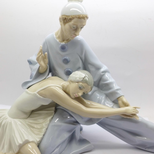 Lladro: Large figurine of a Ballerina and Pierrot known as “Closing Scene”  (Ref 4935), Designer Sal