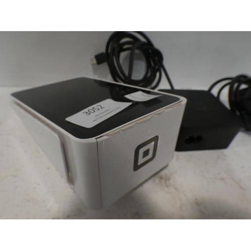 3052 - Square Terminal & Paper Bundle, RRP £169.99 + VAT (222-61) * This lot is subject to VAT