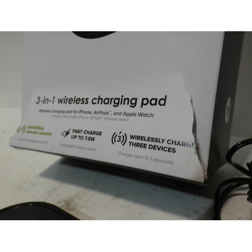 3074 - Black Mophie Wireless Charging Pad (3-in-1) (222-202) * This lot is subject to VAT