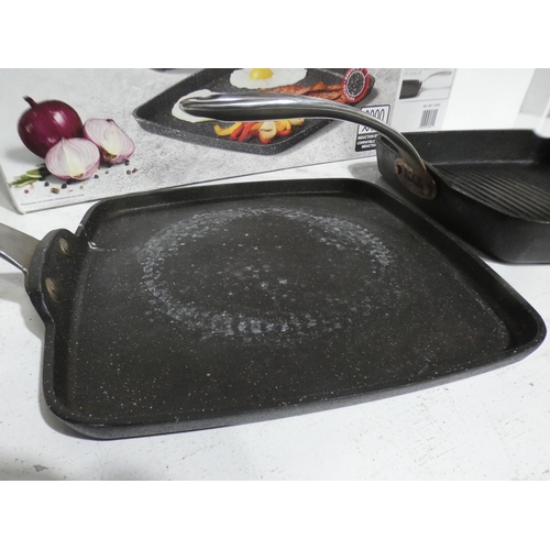 3137 - The Rock Grill & Griddle Pan Set (26/28cm) (222-108) * This lot is subject to VAT