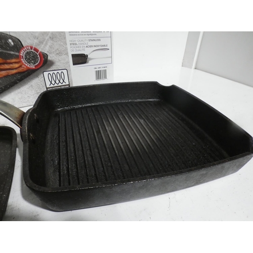 3137 - The Rock Grill & Griddle Pan Set (26/28cm) (222-108) * This lot is subject to VAT