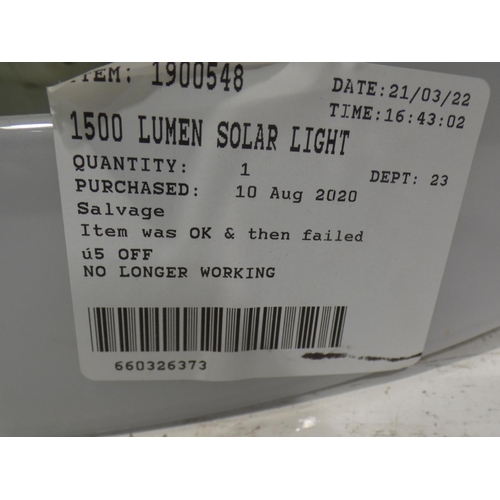 3189 - 1500 Lumen Triple Head Solar Light (222-485) * This lot is subject to VAT