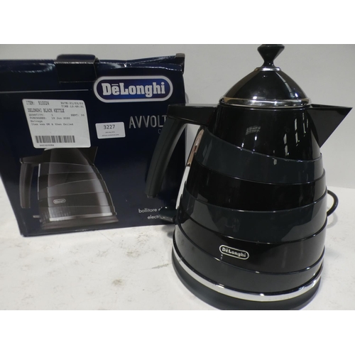 3227 - Delonghi Avvolta Class Black Kettle (222-211) * This lot is subject to VAT