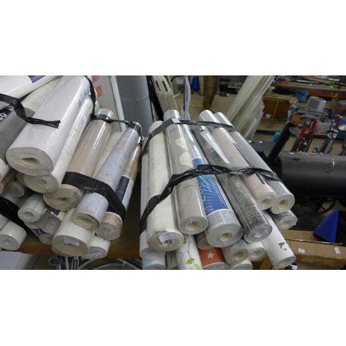 2239 - 40 Rolls misc. wallpaper - some match - good for chimney breast/feature walls, etc.