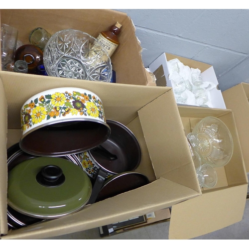 1086 - Three boxes of mixed glass, a 1970's pan set and a box of pictures **PLEASE NOTE THIS LOT IS NOT ELI... 