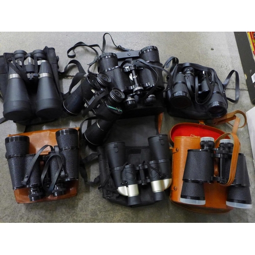 723 - Seven pairs of binoculars; Mark Scheffel 10x30x50, Traveller 10x30x60, Chinon, Pathescope 16x50, Bre... 