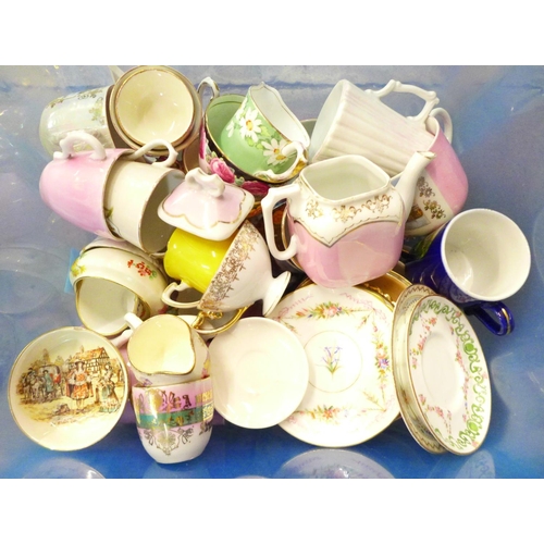 725 - Victorian and Edwardian cups and saucers