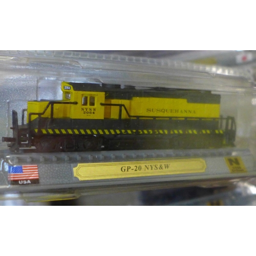 745 - Twenty-eight 'N' gauge model locomotives, packaged