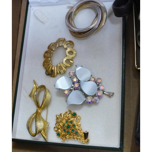 752 - Purses including Radley, brooches and other costume jewellery