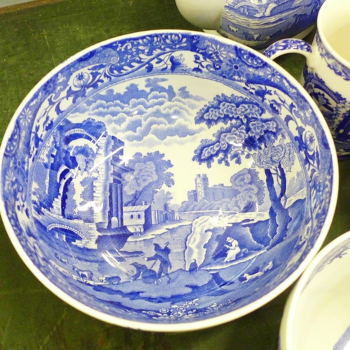 784 - A large collection of Copeland Spode's Italian blue and white china, thirty-four pieces including st... 