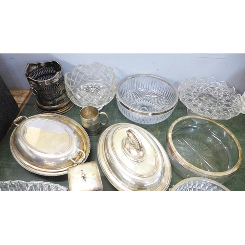 789 - Two plated tureens, one Walker & Hall and one Joseph Rodgers, a plated wine cooler, a/f, a plated mu... 