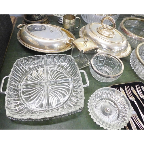 789 - Two plated tureens, one Walker & Hall and one Joseph Rodgers, a plated wine cooler, a/f, a plated mu... 