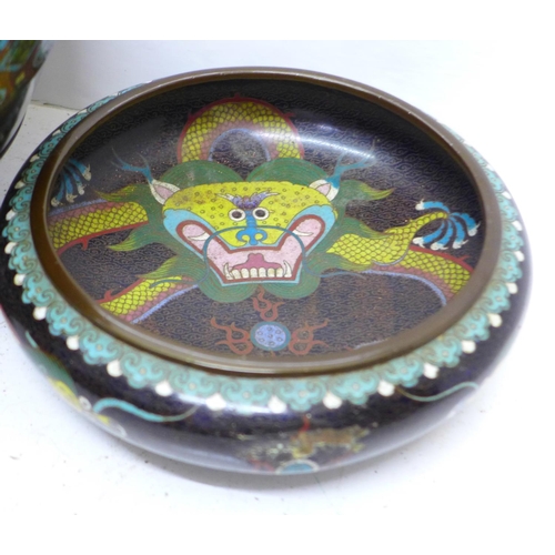 795 - A cloisonne bowl and jardiniere, both a/f