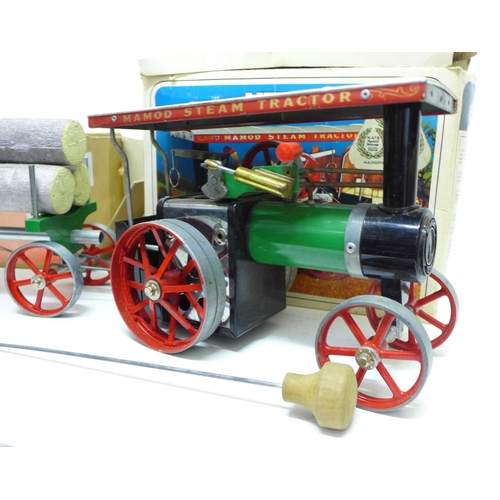 814 - A Mamod TE1A Traction Engine with Lumber Wagon, both boxed