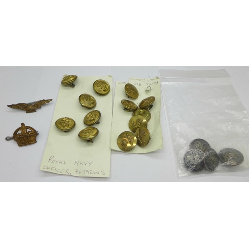 838 - Six Royal Navy buttons, seven Royal Air Force buttons, four J. Platt & Son livery buttons, a crown c... 