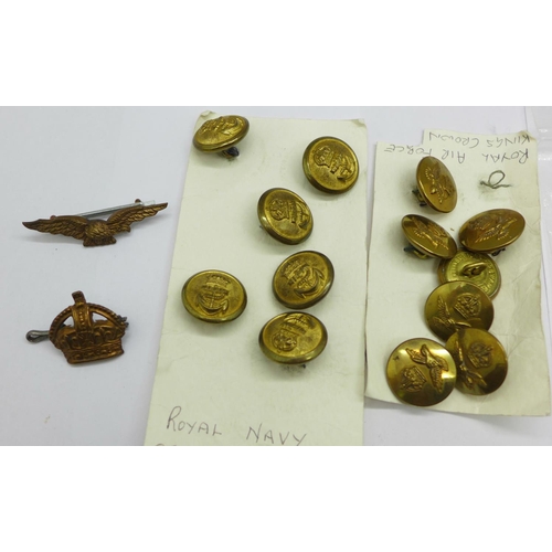 838 - Six Royal Navy buttons, seven Royal Air Force buttons, four J. Platt & Son livery buttons, a crown c... 