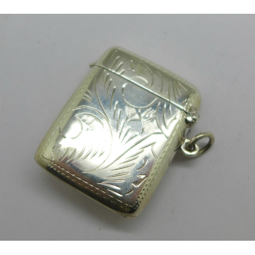 844 - A sterling silver vesta case