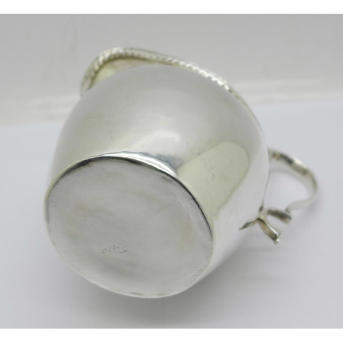 858 - A silver cream jug by George Unite, Birmingham 1919, 89g