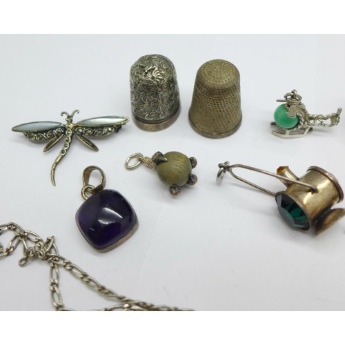 977 - Silver jewellery, charms, etc.