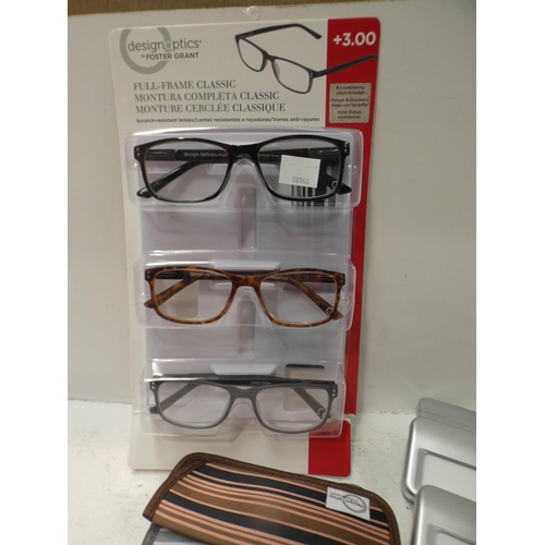 3112 - Capstone LED Accent Light Bars and +3.00 Reading Glasses (225 - 286, 335 ) * This lot is subject to ... 