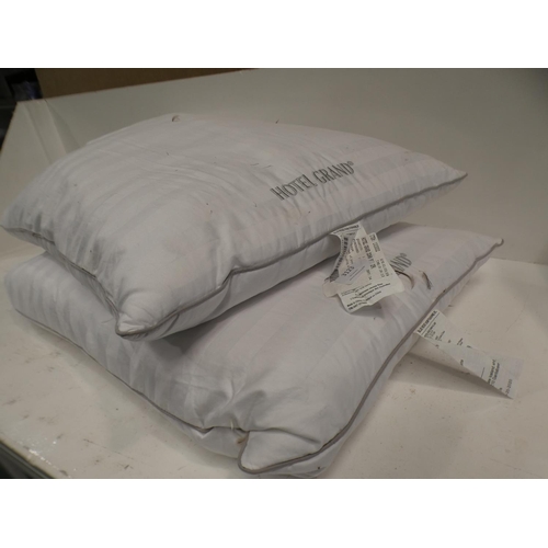 3123 - Hotel Grand Down Roll Jumbo Pillows (225 - 62 ) * This lot is subject to VAT