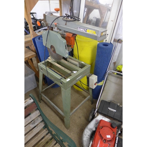 2331 - DeWalt radial arm saw (missing blade guard)