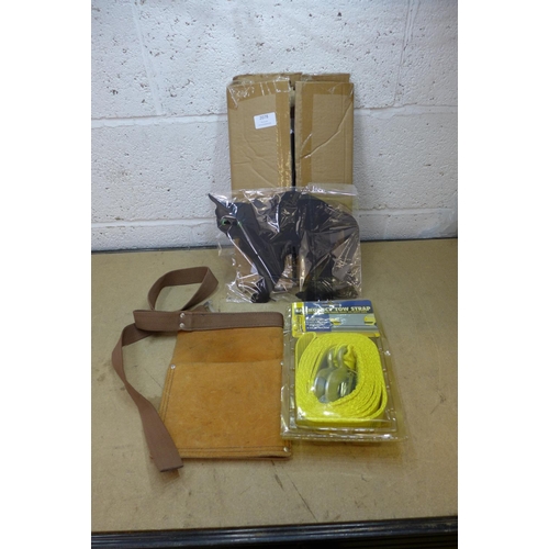 2078 - Emergency tow strap, tool pouch, metal cat figures