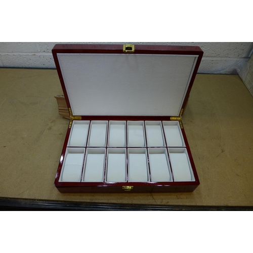 2093 - Watch display box (12 slots)