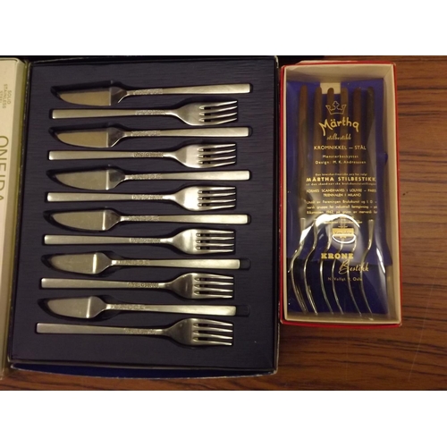 2130 - Collection of cutlery sets