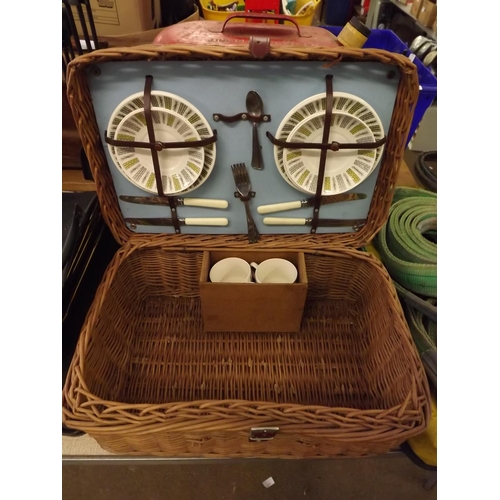 2164 - Picnic basket