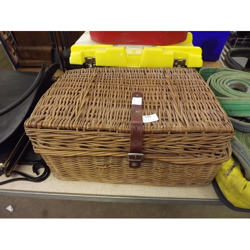 2164 - Picnic basket